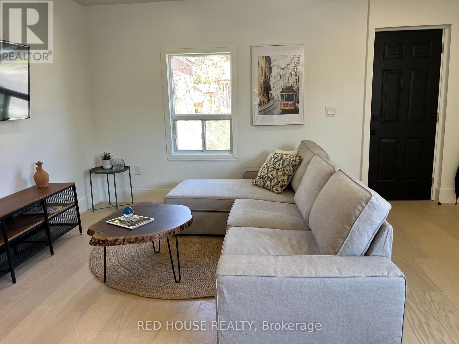 2 Hilldale Road, Toronto, Ontario  M6N 3Y2 - Photo 4 - W12140713