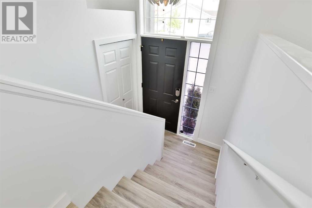 248 Bluefox Boulevard N, Lethbridge, Alberta  T1H 6L8 - Photo 3 - A2222910