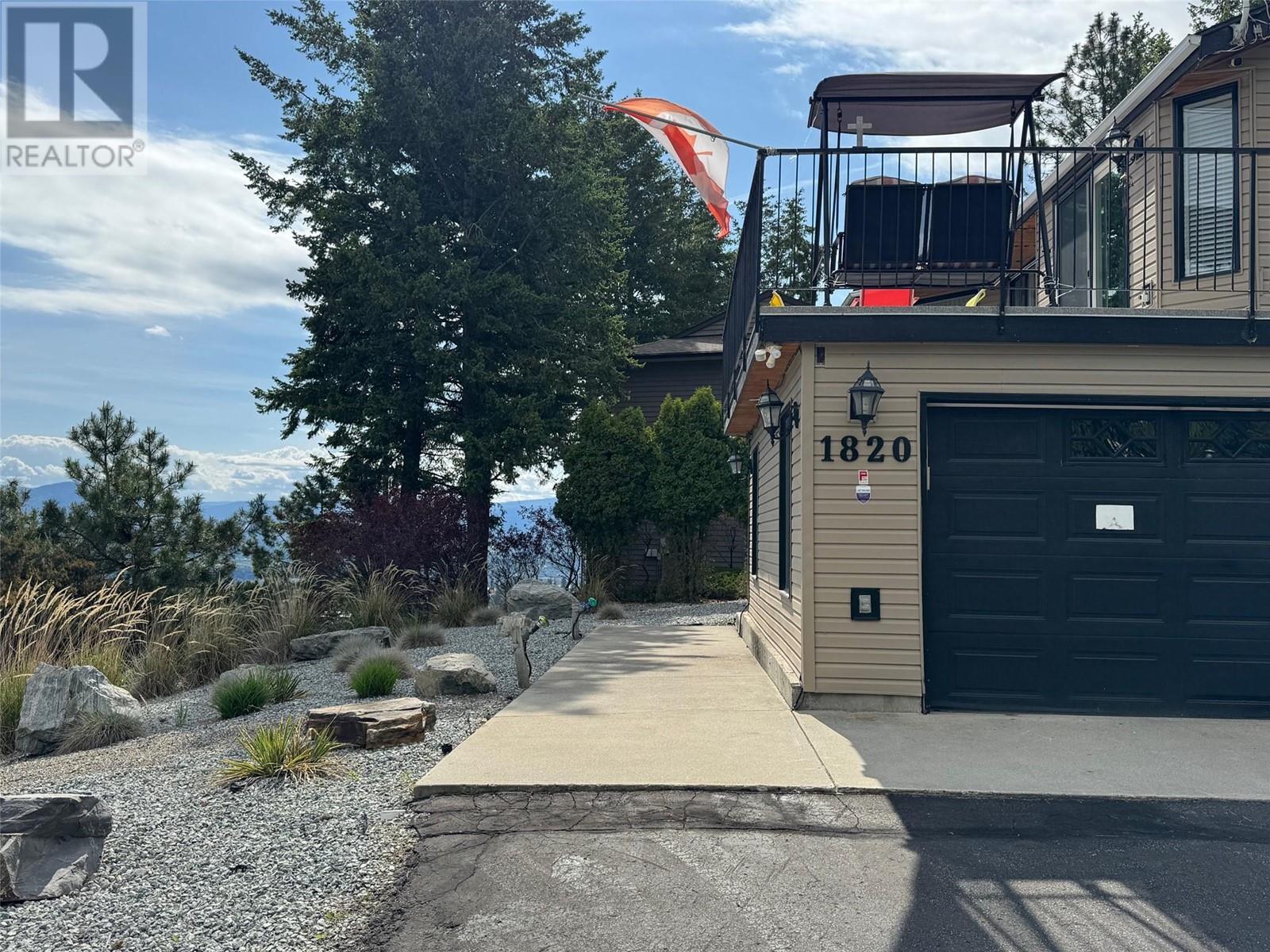 1820 Olympus Way, West Kelowna, BC V1Z3J1