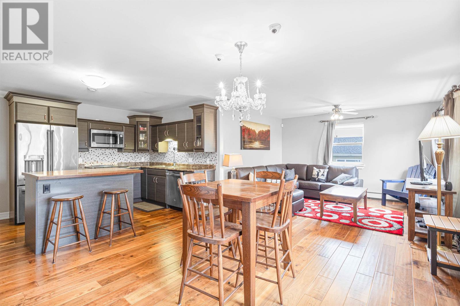 Property at 275 Richmond Street image 2