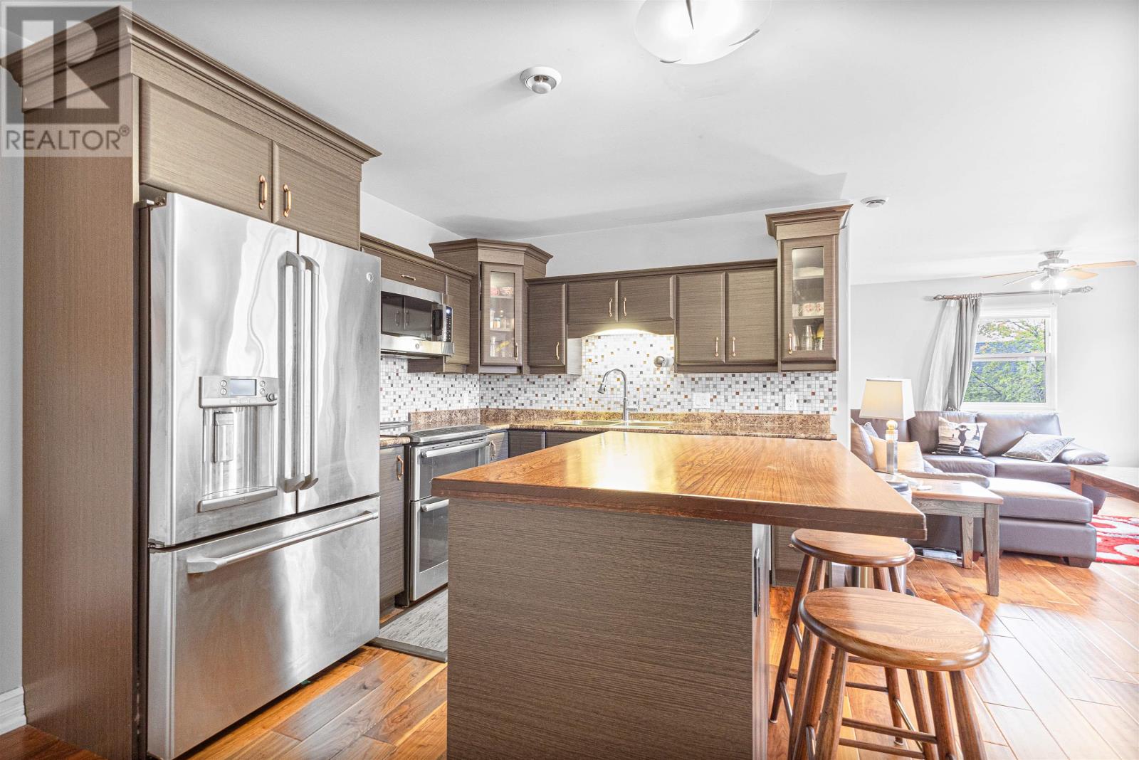 Property at 275 Richmond Street image 4