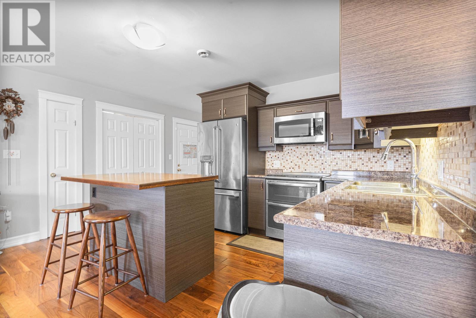 Property at 275 Richmond Street image 5