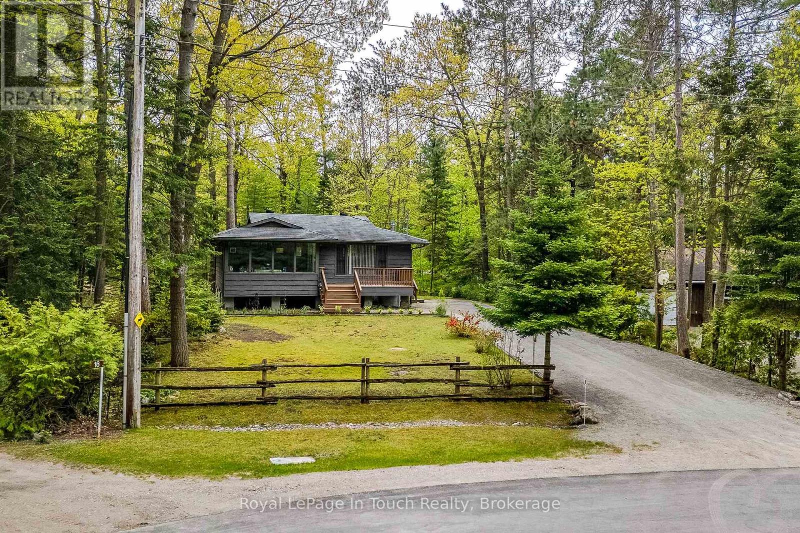 18 Fernanne Drive, Tiny, Ontario  L0L 2J0 - Photo 2 - S12170402