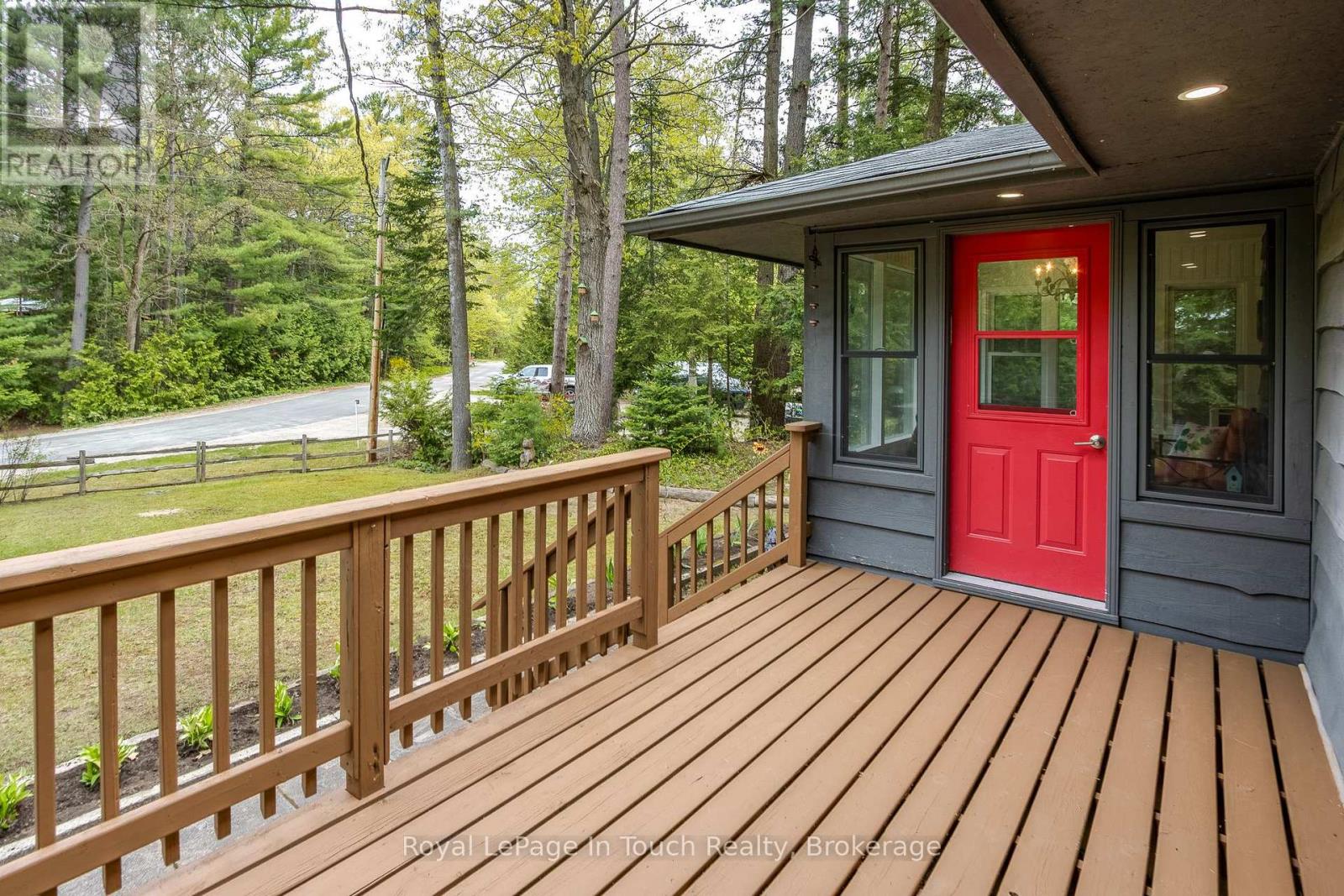 18 Fernanne Drive, Tiny, Ontario  L0L 2J0 - Photo 6 - S12170402