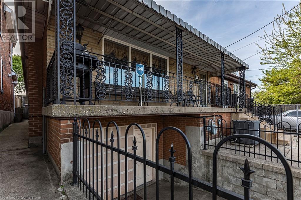 Property at 283 MACNAB Street N image 3