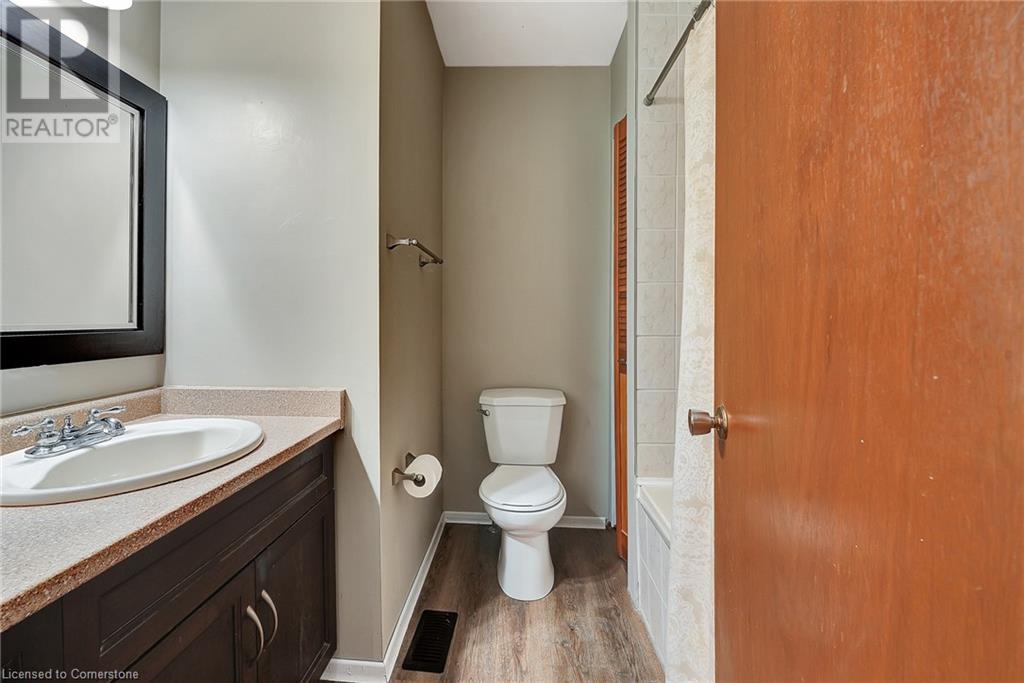 11 Woods End, Brantford, Ontario  N3R 6M8 - Photo 35 - 40733273