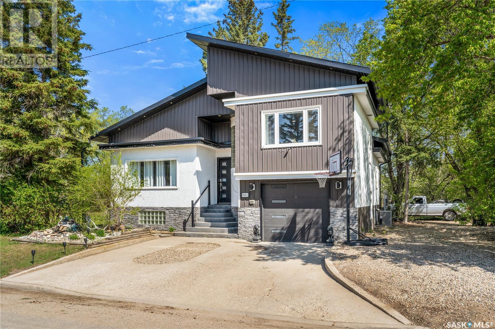 401 1st STREET NE, watson, Saskatchewan