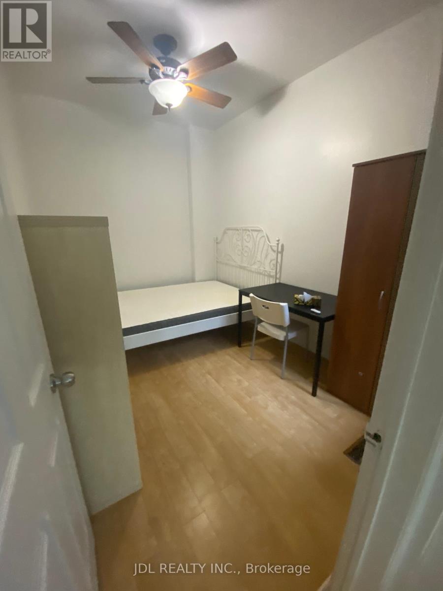48 Sullivan Street, Toronto, Ontario  M5T 1C1 - Photo 8 - C12171972