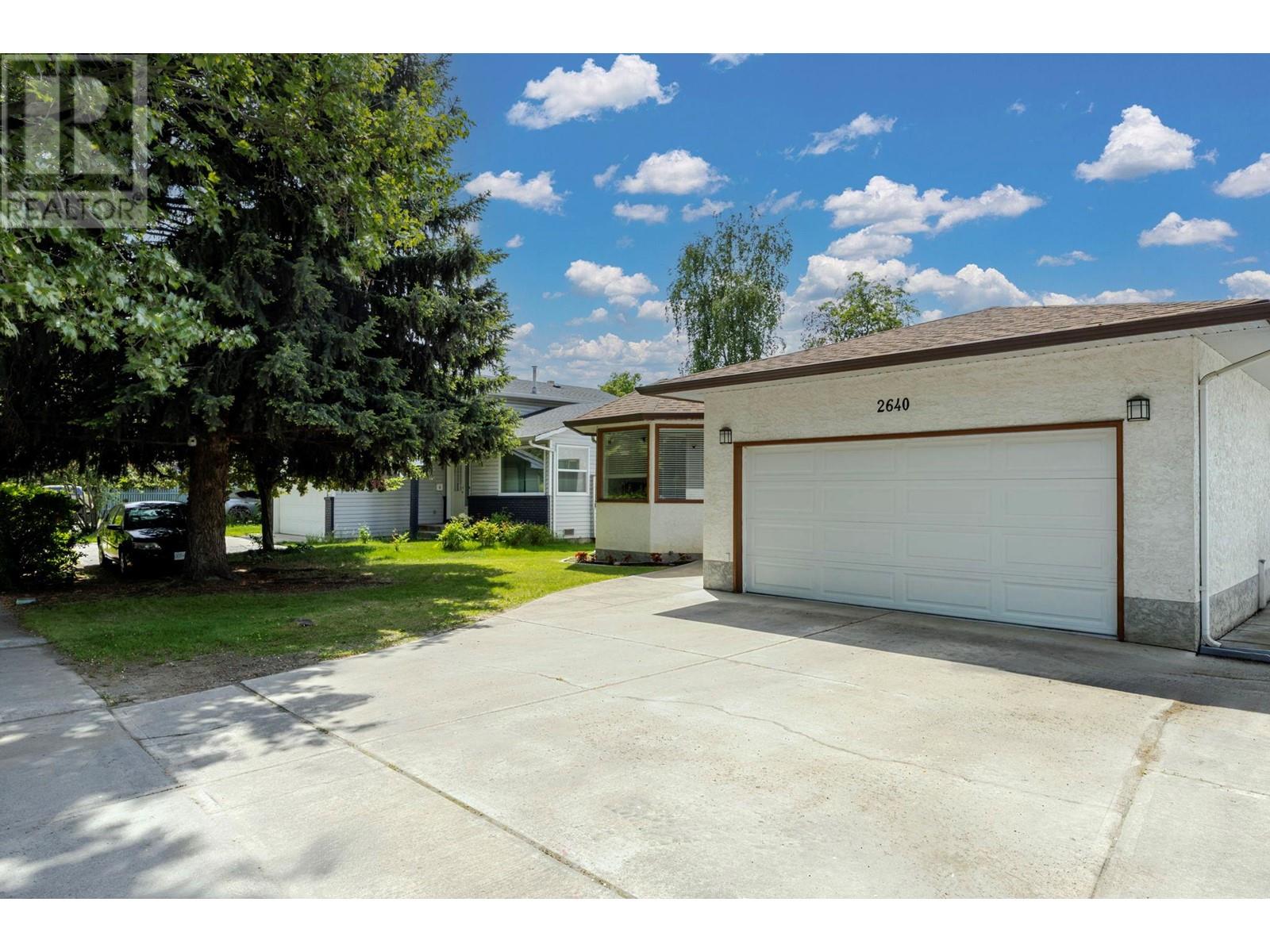 2640 Gordon Drive, Kelowna, British Columbia  V1W 3R2 - Photo 2 - 10349218