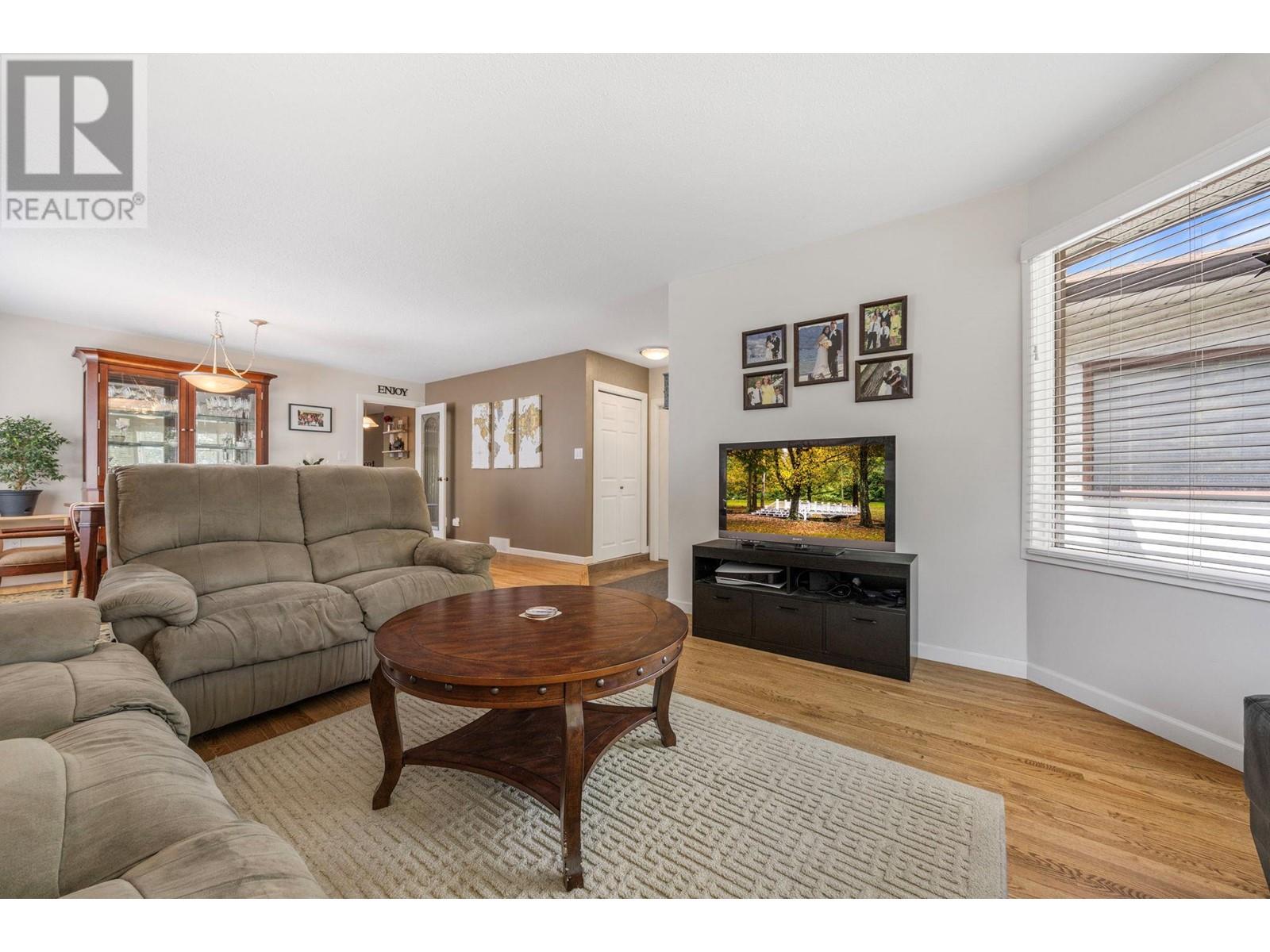 2640 Gordon Drive, Kelowna, British Columbia  V1W 3R2 - Photo 8 - 10349218