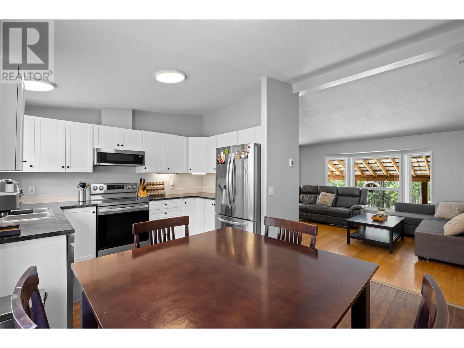 348 Walterdale Road, Kamloops, British Columbia  V0E 2H0 - Photo 10 - 10348774