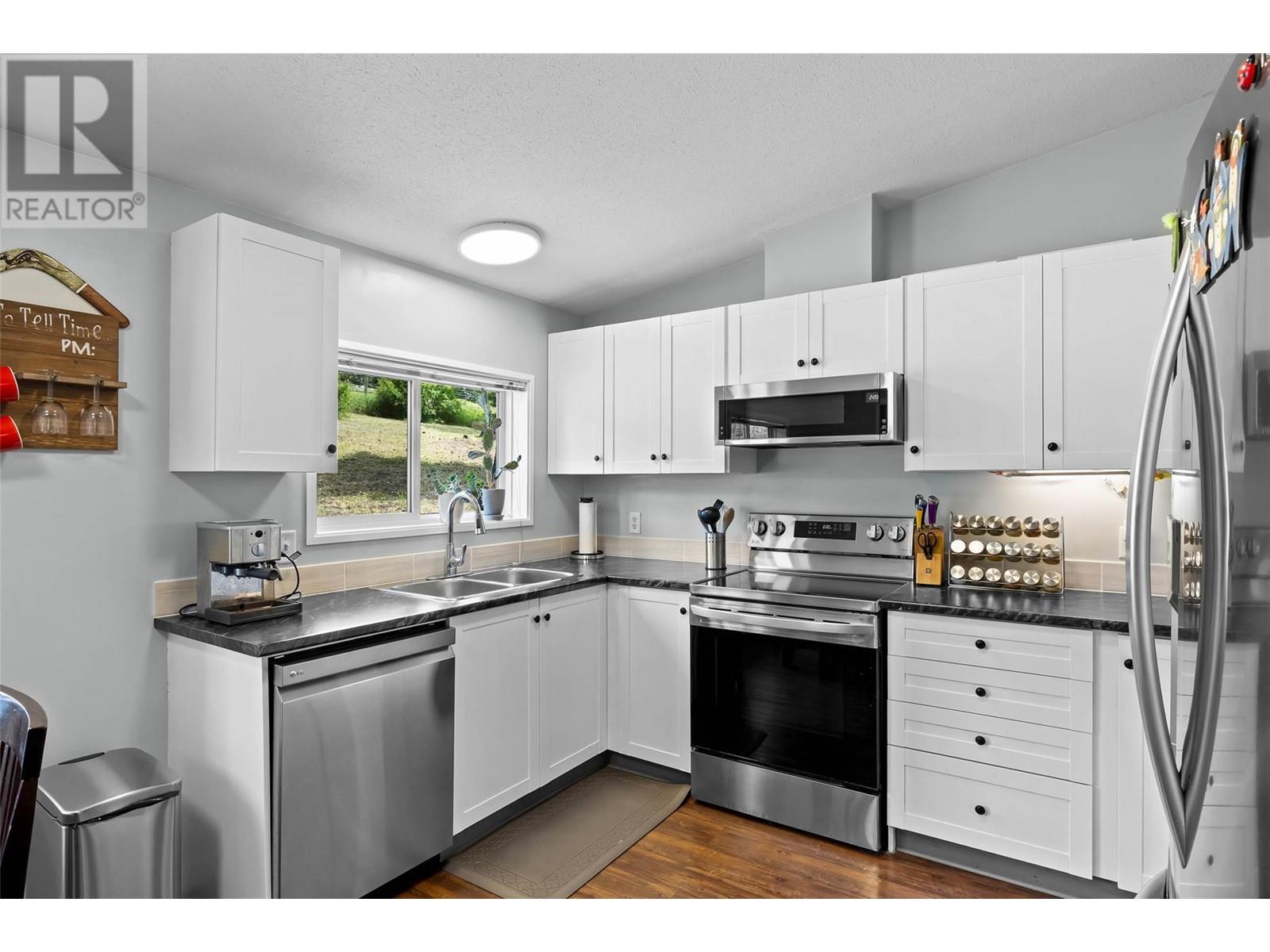 348 Walterdale Road, Kamloops, British Columbia  V0E 2H0 - Photo 11 - 10348774