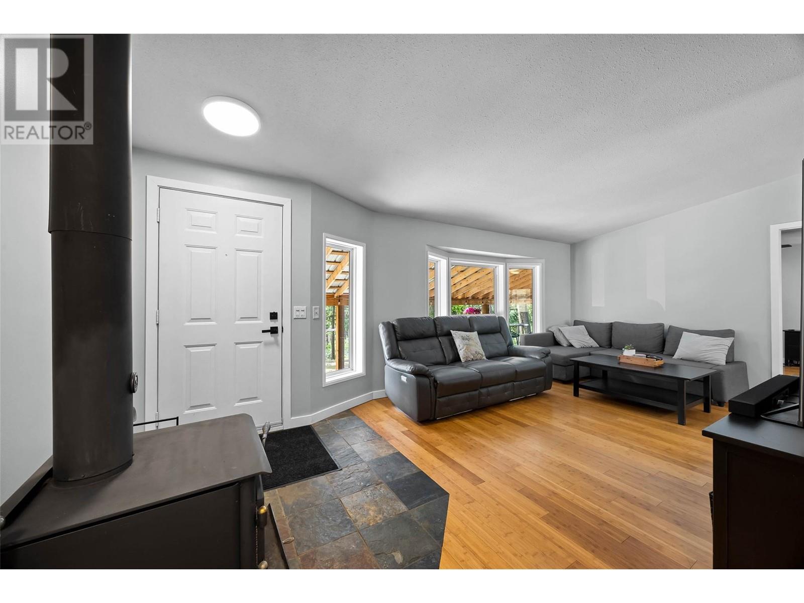 348 Walterdale Road, Kamloops, British Columbia  V0E 2H0 - Photo 5 - 10348774