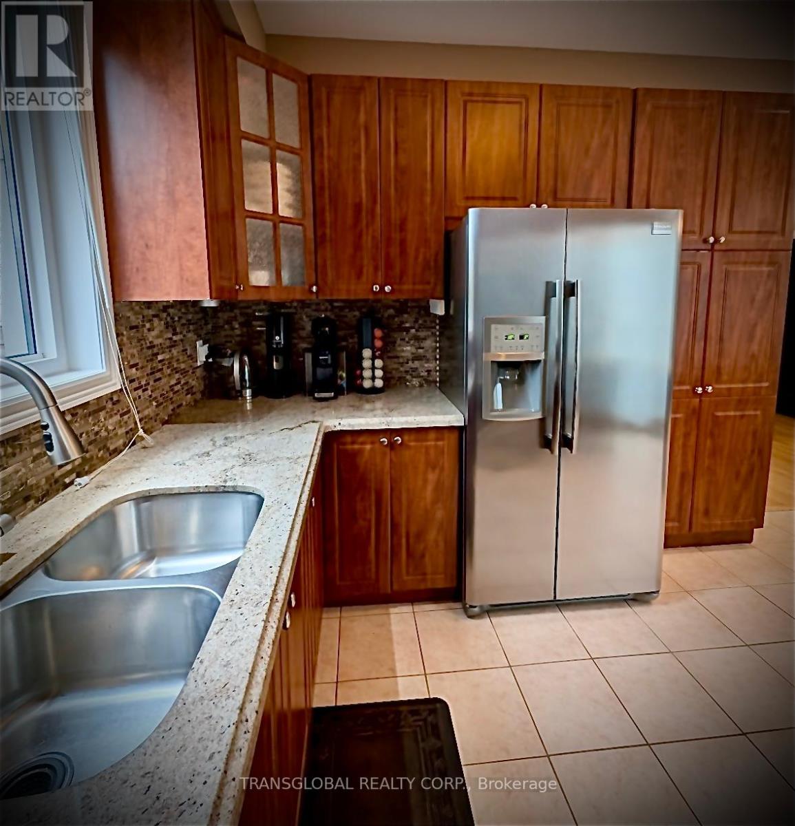 1 Pitney Avenue, Richmond Hill (Jefferson), Ontario  L4E 4Y7 - Photo 8 - N12172779