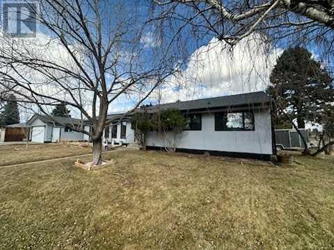 Property at 1611 24 Street S image 2