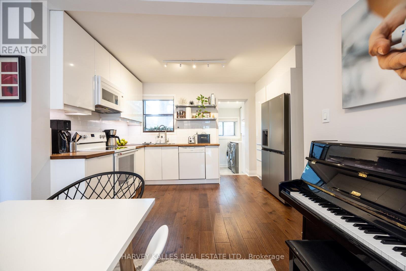 10 Wyndham Street, Toronto (Little Portugal), Ontario  M6K 1R7 - Photo 7 - C12172693