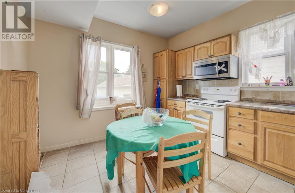 Property at 324 MAPLE Avenue image 3