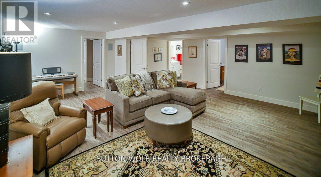 2 - 295 Mogg Street, Strathroy-Caradoc, Ontario  N7G 0C6 - Photo 25 - X12173174