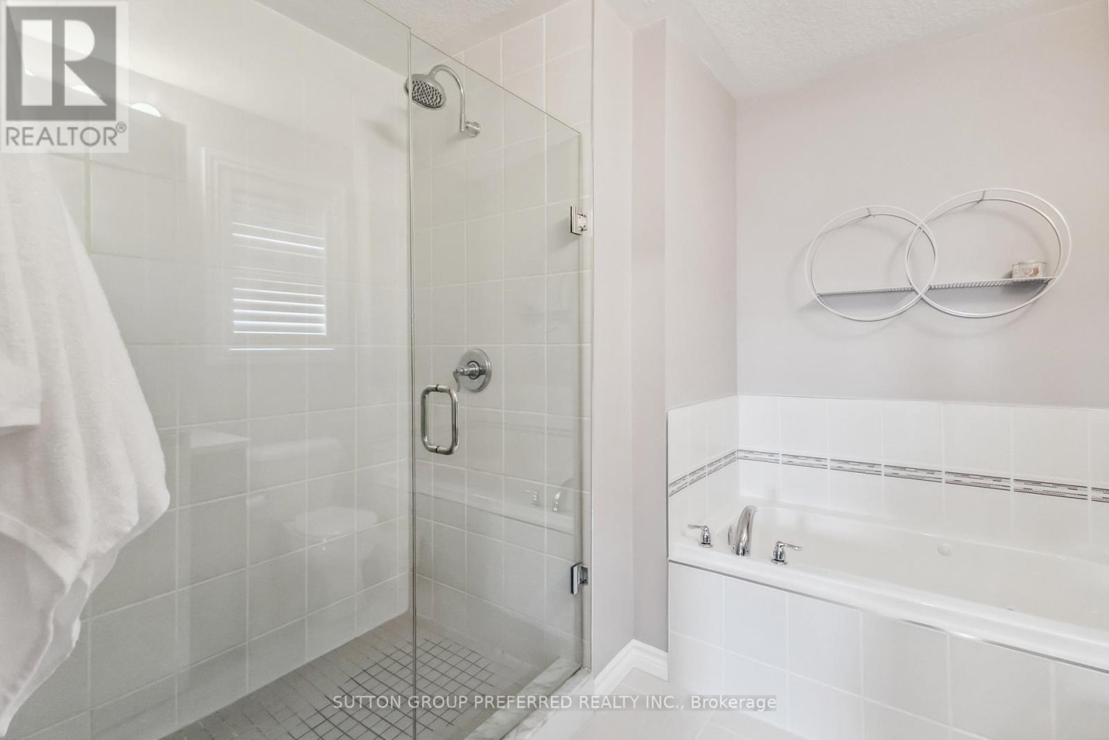 1852 Foxridge Crescent, London North, Ontario  N6G 0L7 - Photo 36 - X12173229