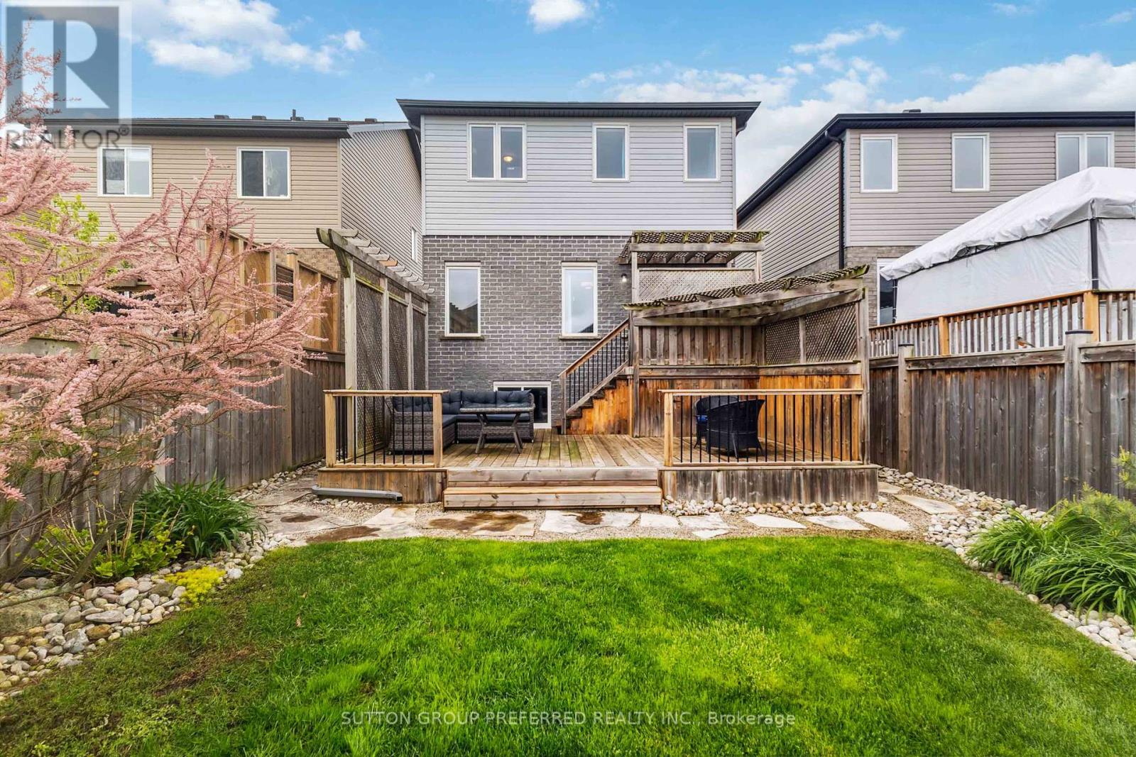 1852 Foxridge Crescent, London North, Ontario  N6G 0L7 - Photo 44 - X12173229