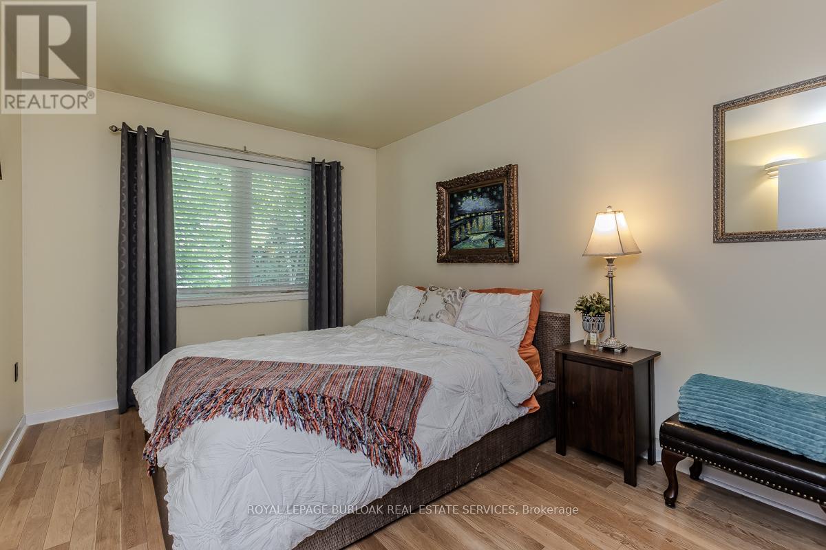 11 Weneil Drive, Hamilton, Ontario  L0R 1K0 - Photo 28 - X12167512