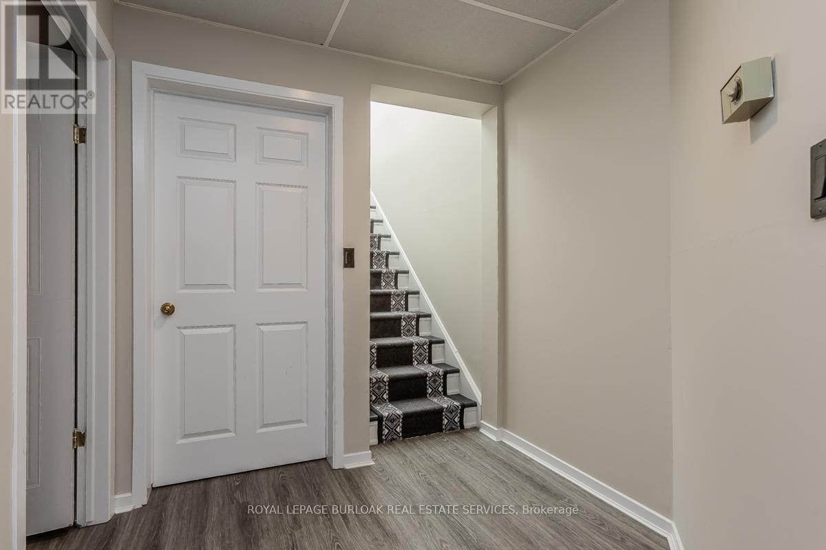 11 Weneil Drive, Hamilton, Ontario  L0R 1K0 - Photo 32 - X12167512