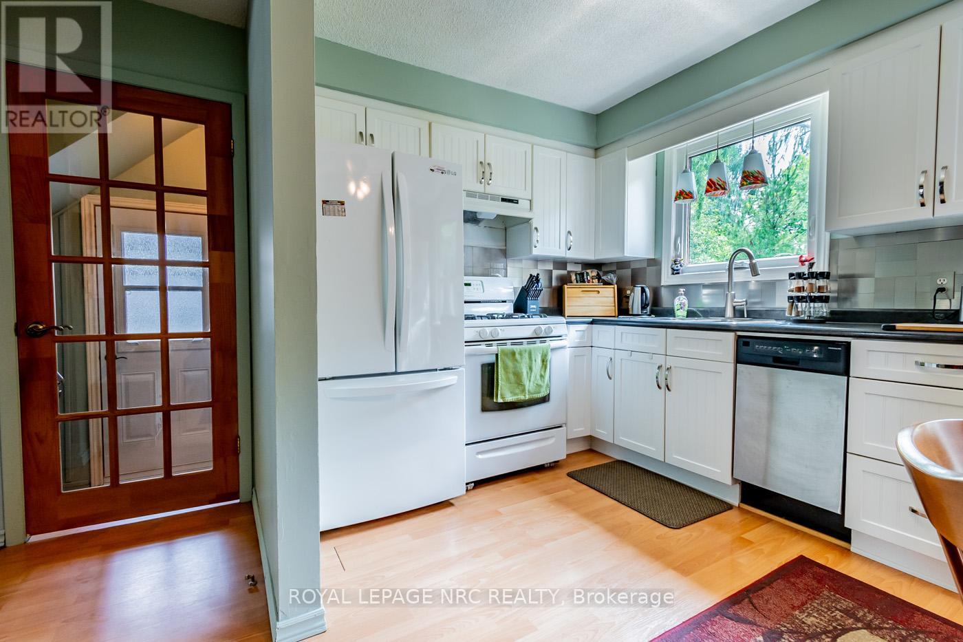 4118 Chippawa Parkway, Niagara Falls, Ontario  L2G 6E5 - Photo 6 - X12172598