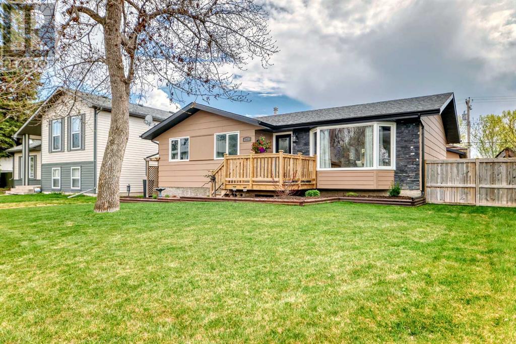 1215 Osler Street, Carstairs, Alberta  T0M 0N0 - Photo 1 - A2219667