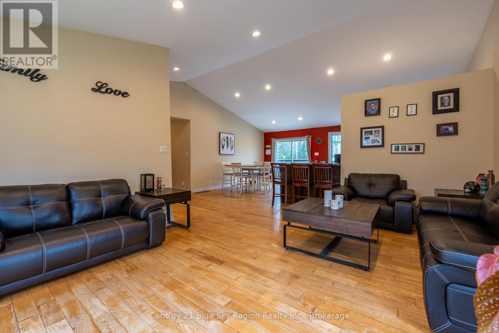 1518 Pinecreek Road S, Callander, Ontario  P0H 1H0 - Photo 16 - X12130652