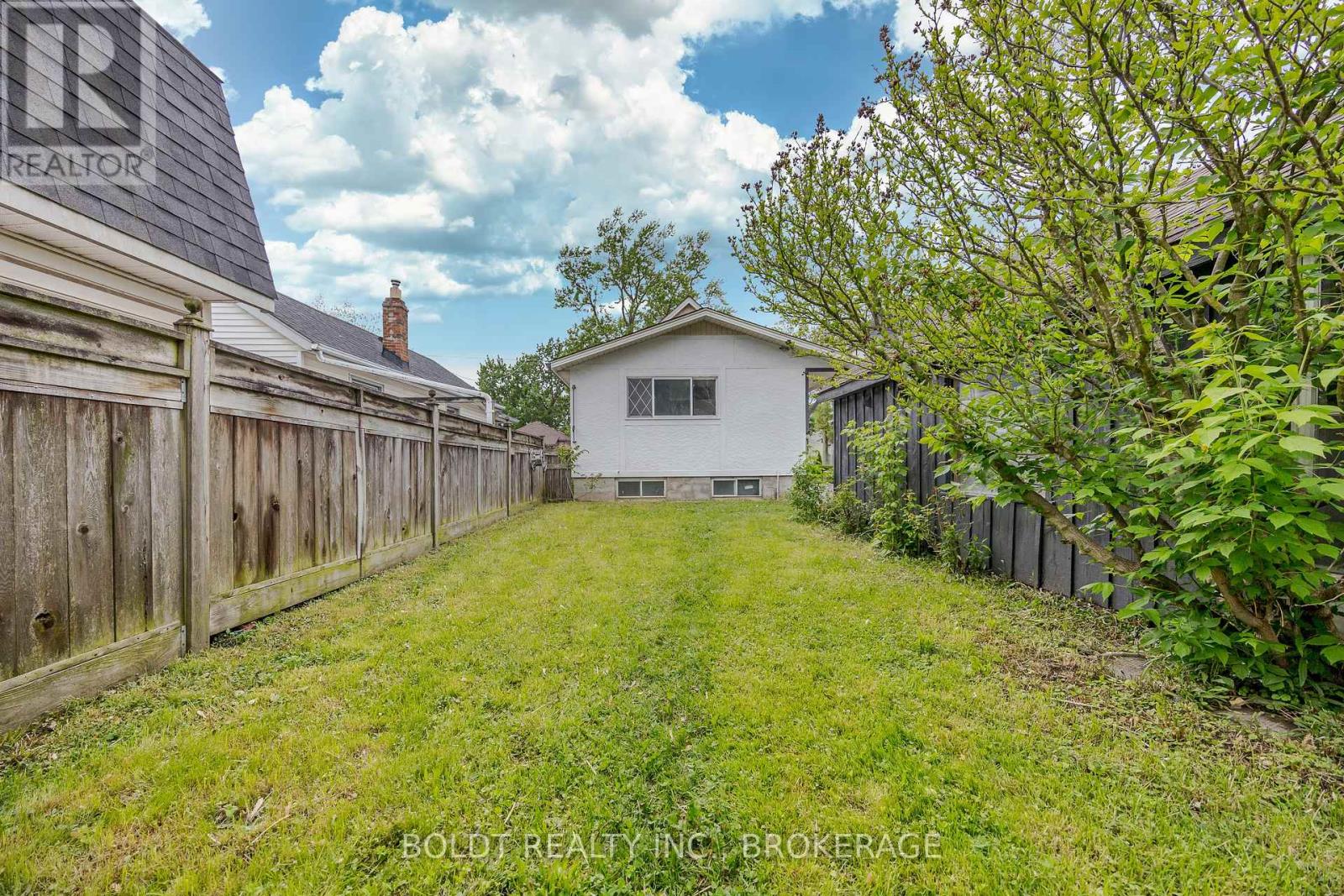 120 Page Street, St. Catharines (E. Chester), Ontario  L2R 4A9 - Photo 35 - X12173143