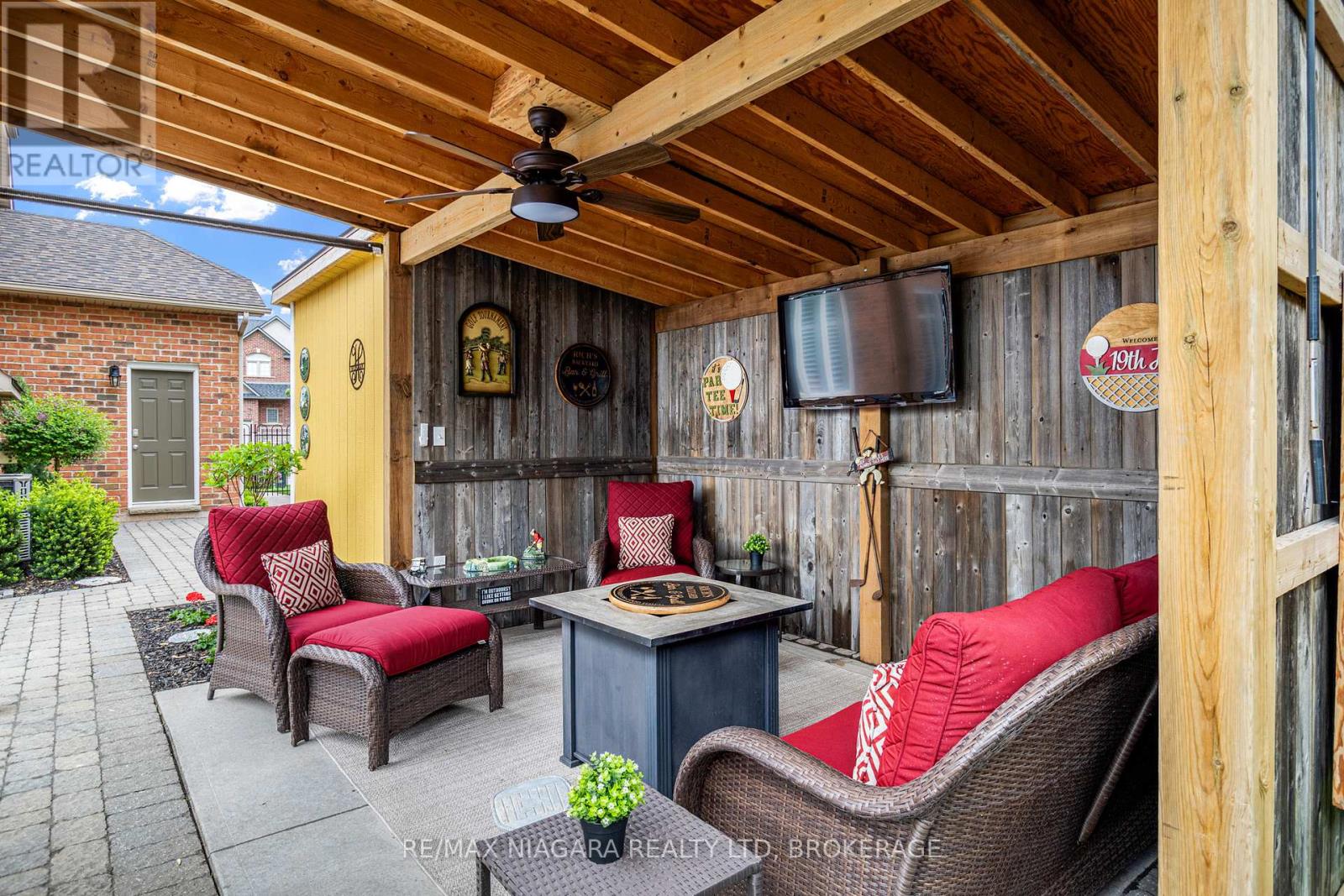 4 Golf Woods Drive, Grimsby (Grimsby East), Ontario  L3M 5P5 - Photo 47 - X12173161