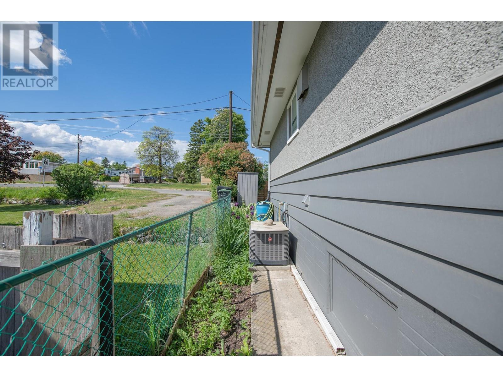 1704 25 Avenue, Vernon, British Columbia  V1T 1M7 - Photo 42 - 10349294