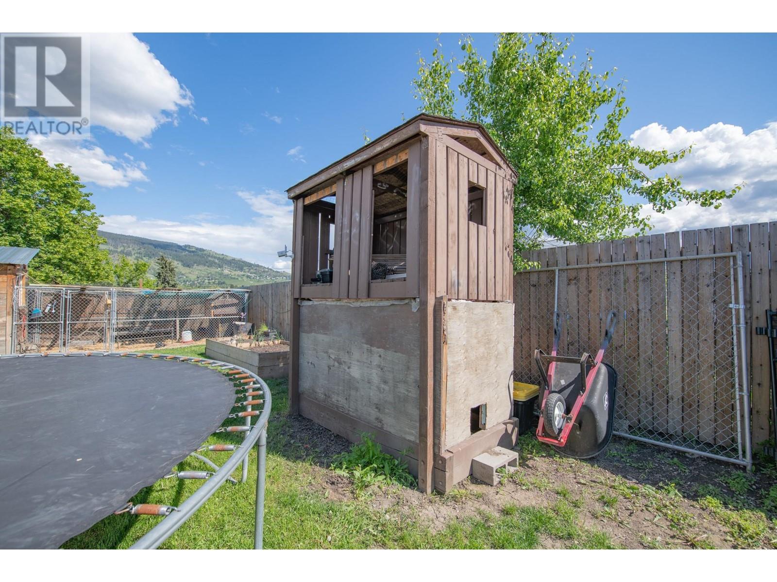 1704 25 Avenue, Vernon, BC V1T1M7