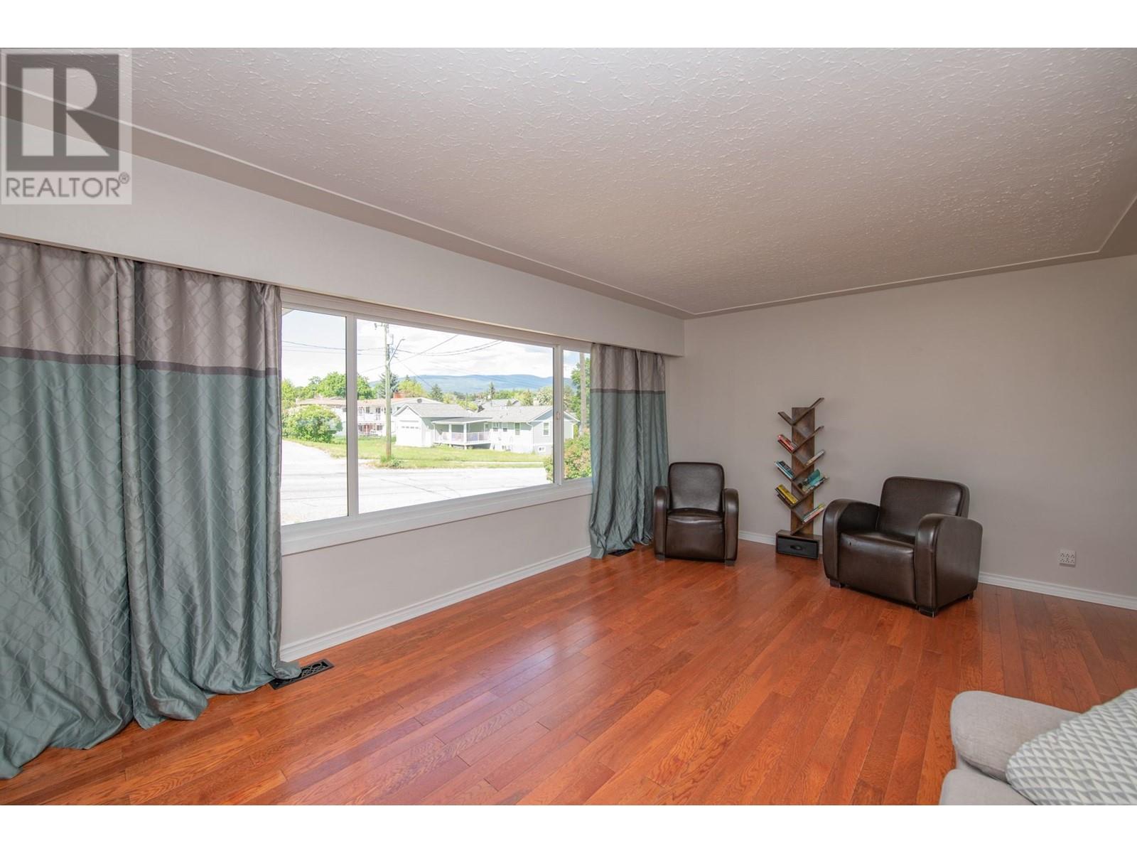 1704 25 Avenue, Vernon, British Columbia  V1T 1M7 - Photo 6 - 10349294