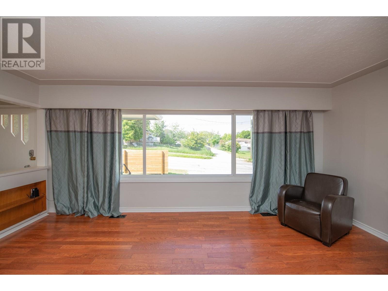 1704 25 Avenue, Vernon, British Columbia  V1T 1M7 - Photo 8 - 10349294