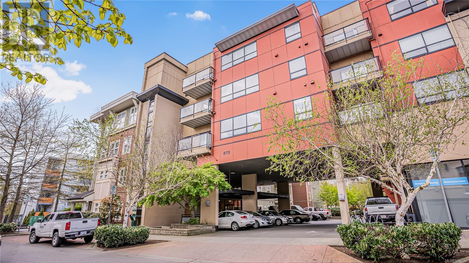 312 870 Short St, Saanich, British Columbia  V8X 2V5 - Photo 1 - 1000778