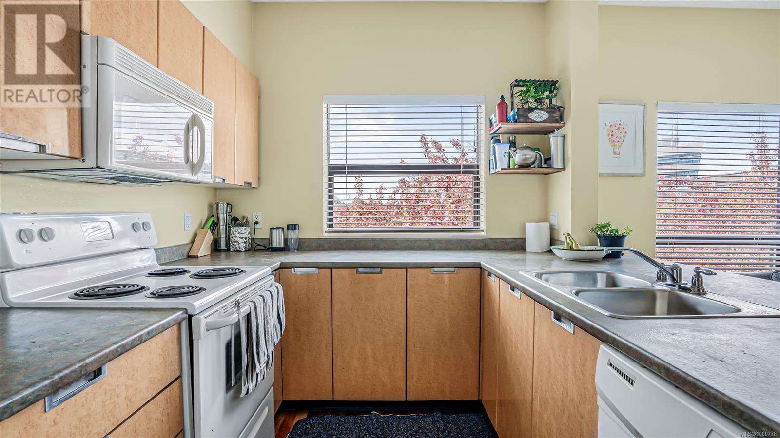 312 870 Short St, Saanich, British Columbia  V8X 2V5 - Photo 11 - 1000778