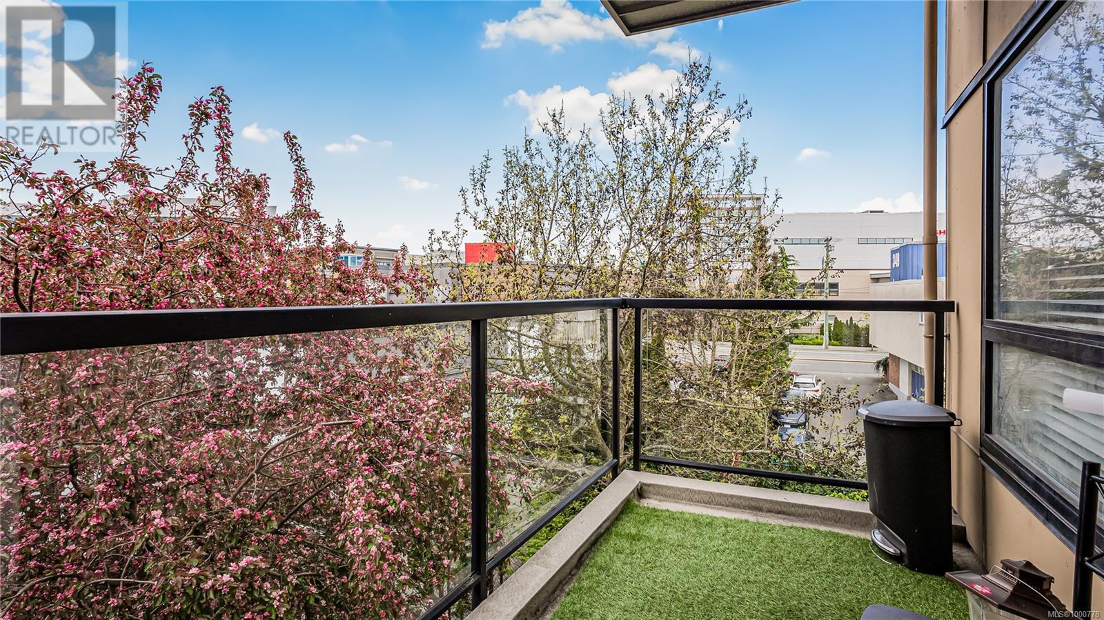 312 870 Short St, Saanich, British Columbia  V8X 2V5 - Photo 16 - 1000778