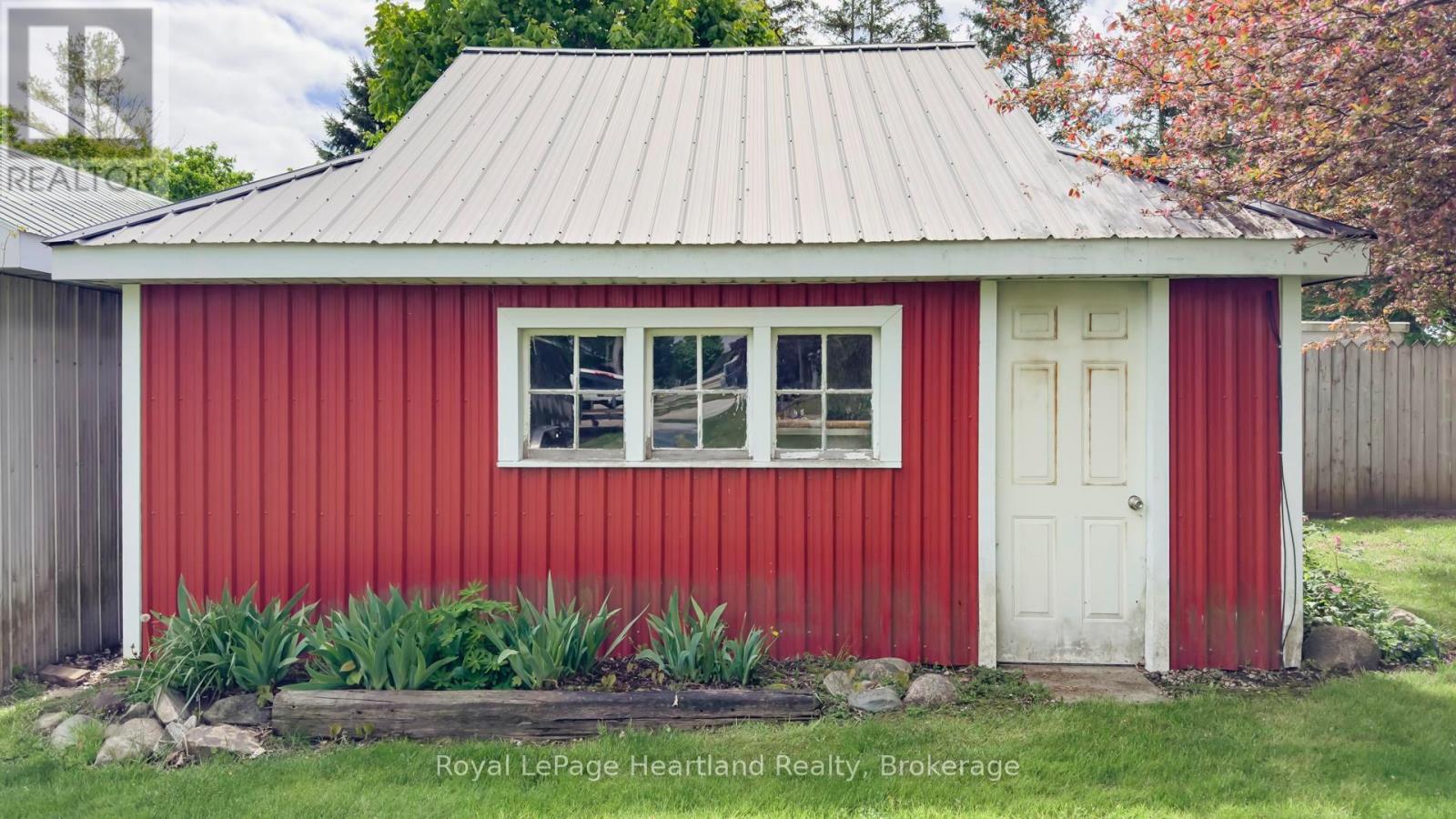 202 Mcconnell Street, North Huron, Ontario  N0M 1H0 - Photo 44 - X12173167