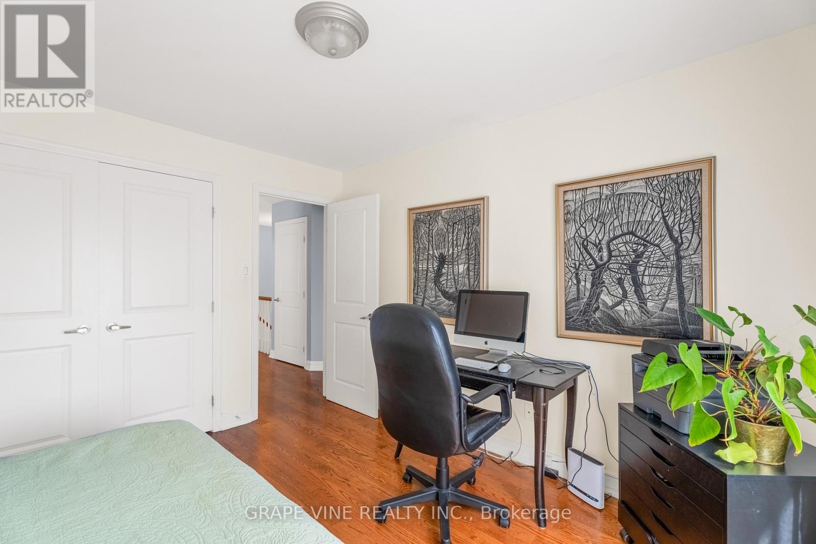 709 Melbourne Avenue, Ottawa, Ontario  K2A 1X4 - Photo 30 - X12173135