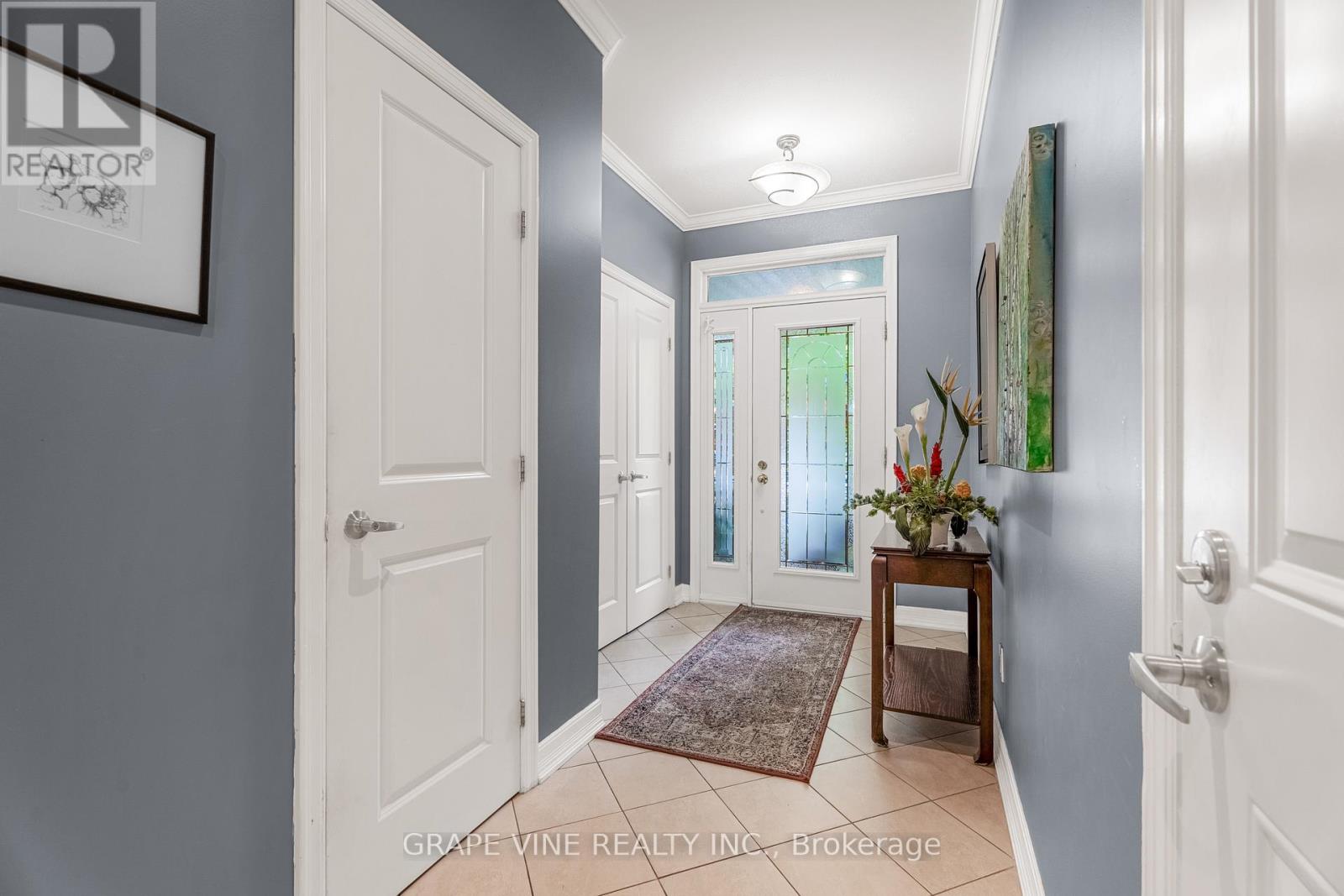709 Melbourne Avenue, Ottawa, Ontario  K2A 1X4 - Photo 8 - X12173135