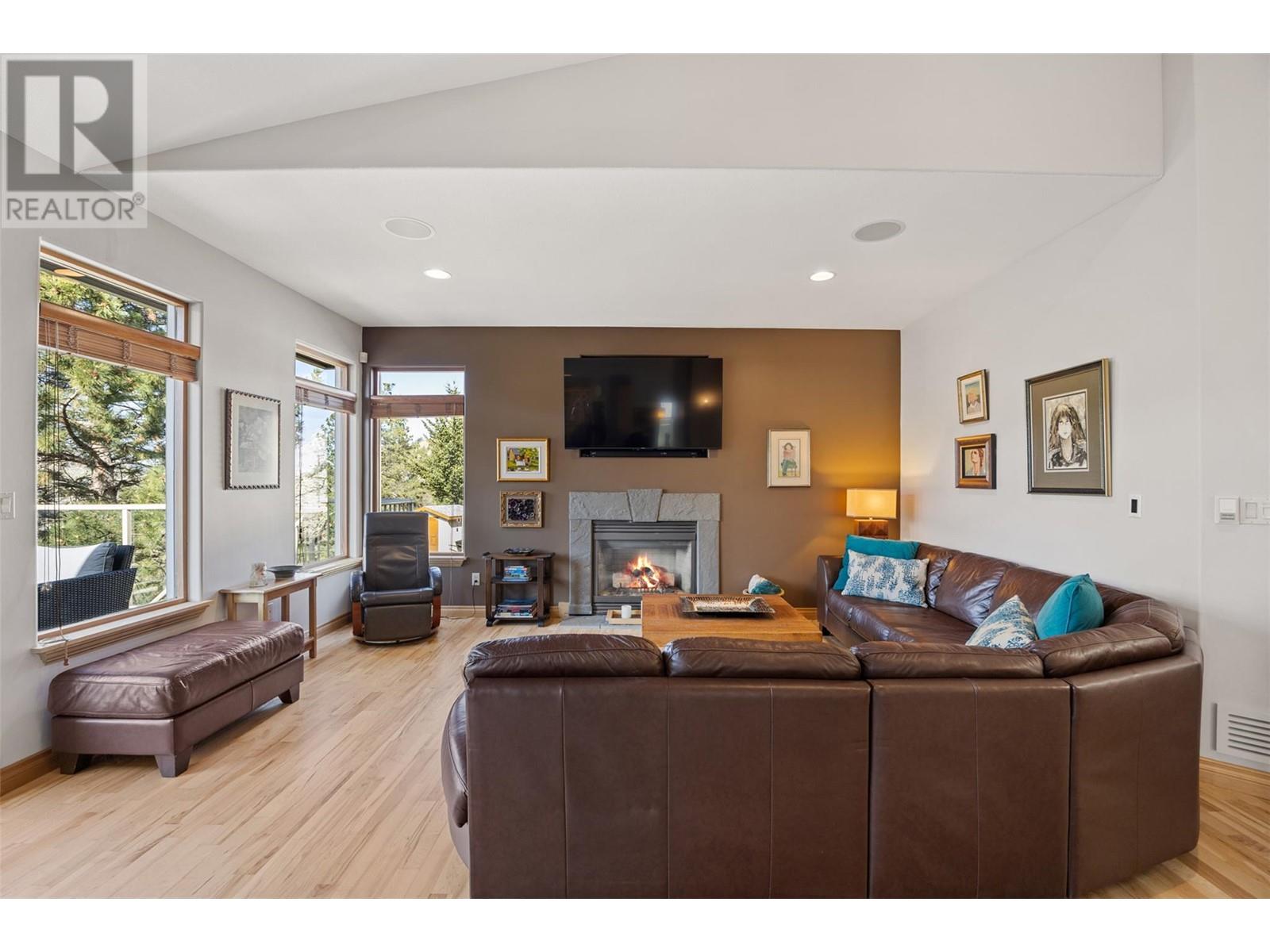 1355 Sunshine Court, Kamloops, British Columbia  V2E 2P9 - Photo 7 - 10342147