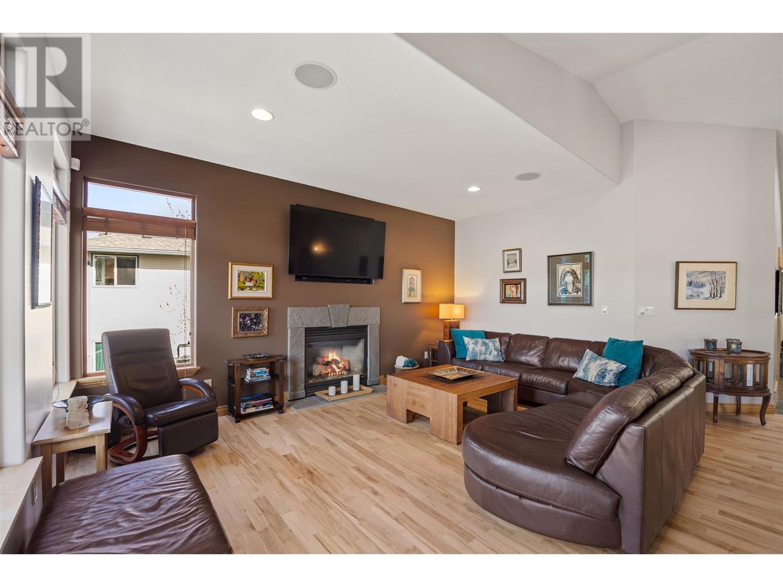 1355 Sunshine Court, Kamloops, British Columbia  V2E 2P9 - Photo 8 - 10342147