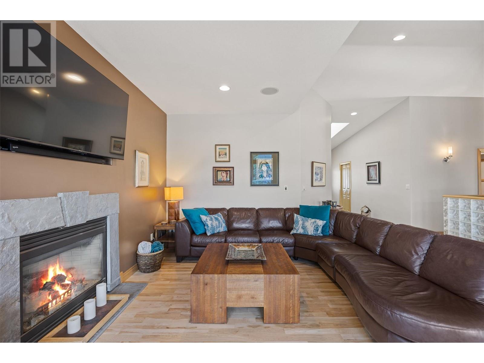 1355 Sunshine Court, Kamloops, British Columbia  V2E 2P9 - Photo 9 - 10342147