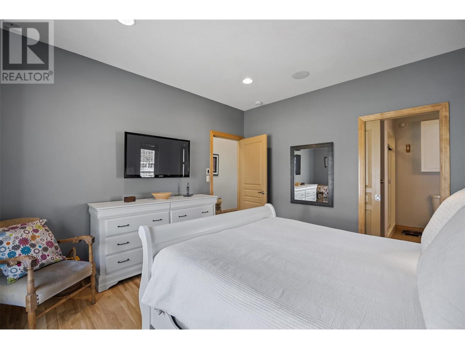 Property at 1355 SUNSHINE Court image 3