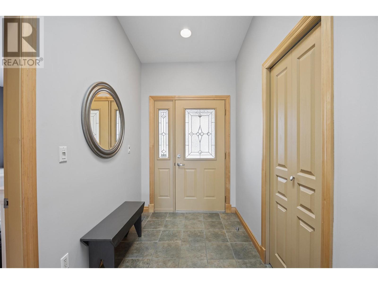 1355 Sunshine Court, Kamloops, British Columbia  V2E 2P9 - Photo 5 - 10342147