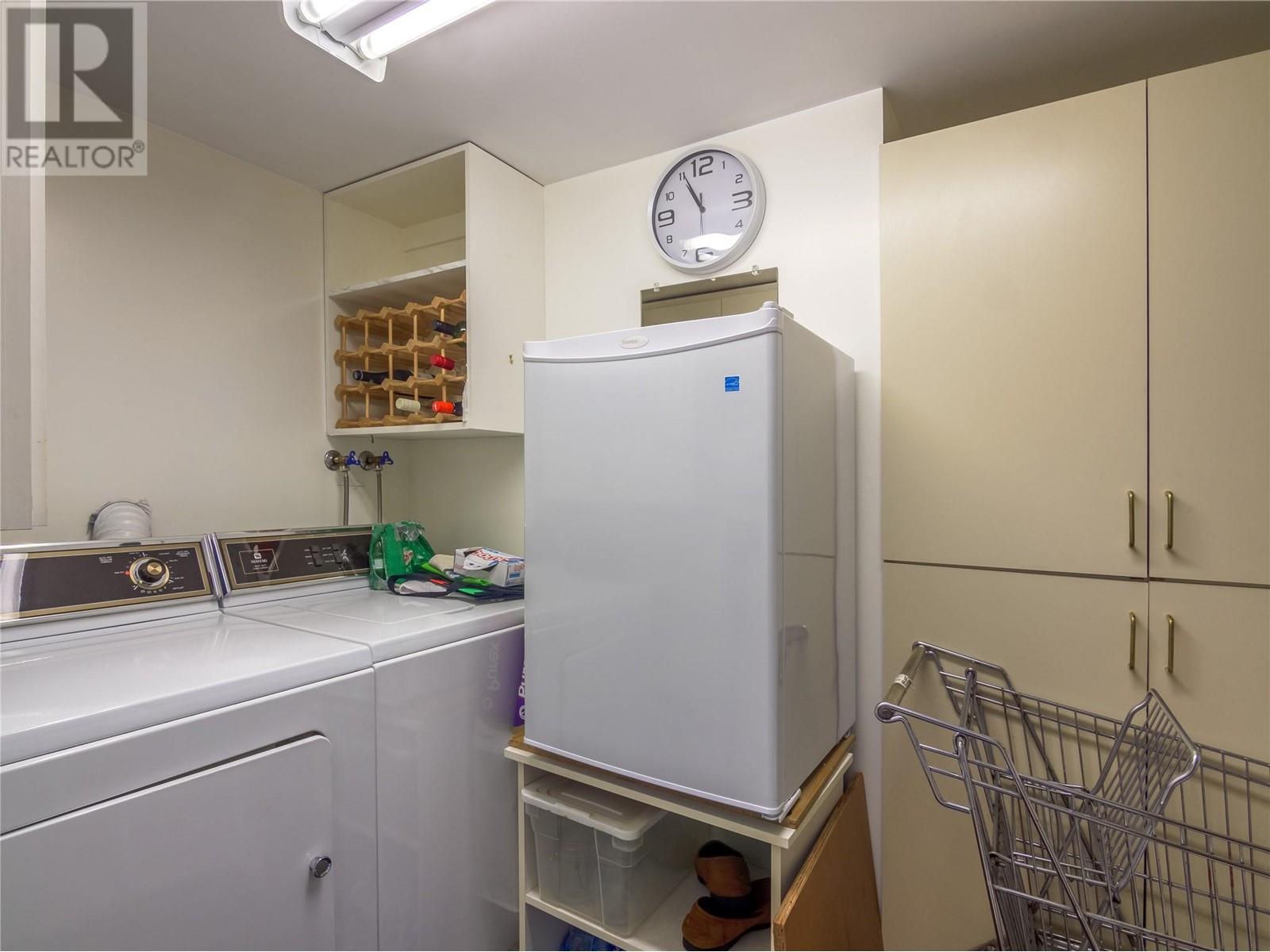 86 Lakeshore Drive E Unit# 402, Penticton, BC V2A1B5