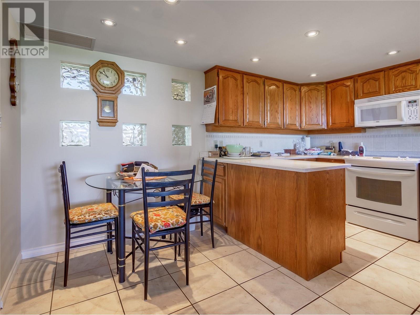 86 Lakeshore Drive E Unit# 402, Penticton, BC V2A1B5