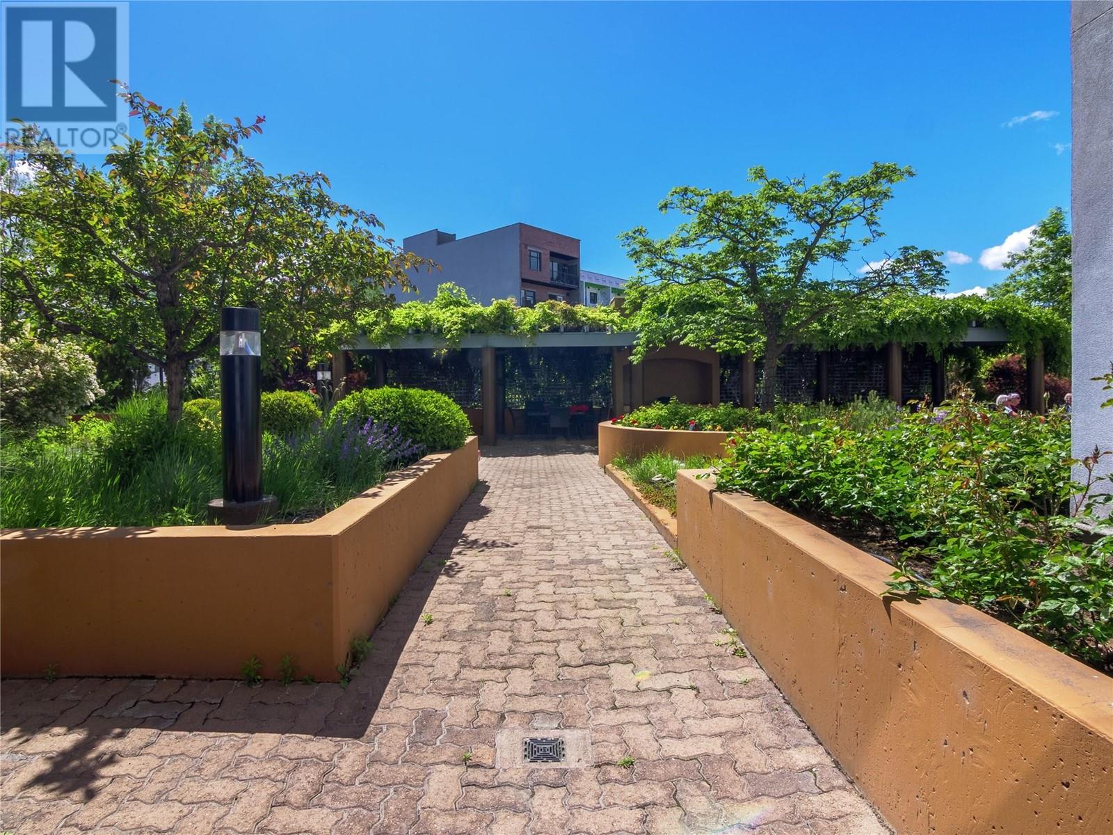 86 Lakeshore Drive E Unit# 402, Penticton, BC V2A1B5