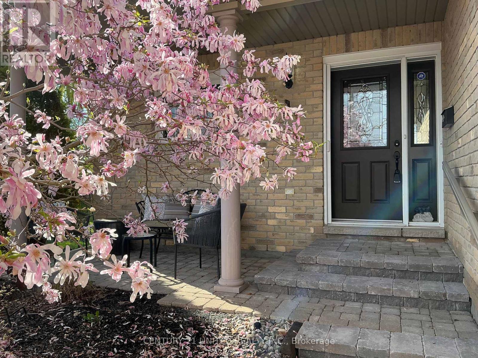 4 - 227 Carnegie Avenue, Peterborough North, Ontario  K9L 0B3 - Photo 3 - X12136683